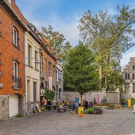 Cathedrale Szálloda Tournai